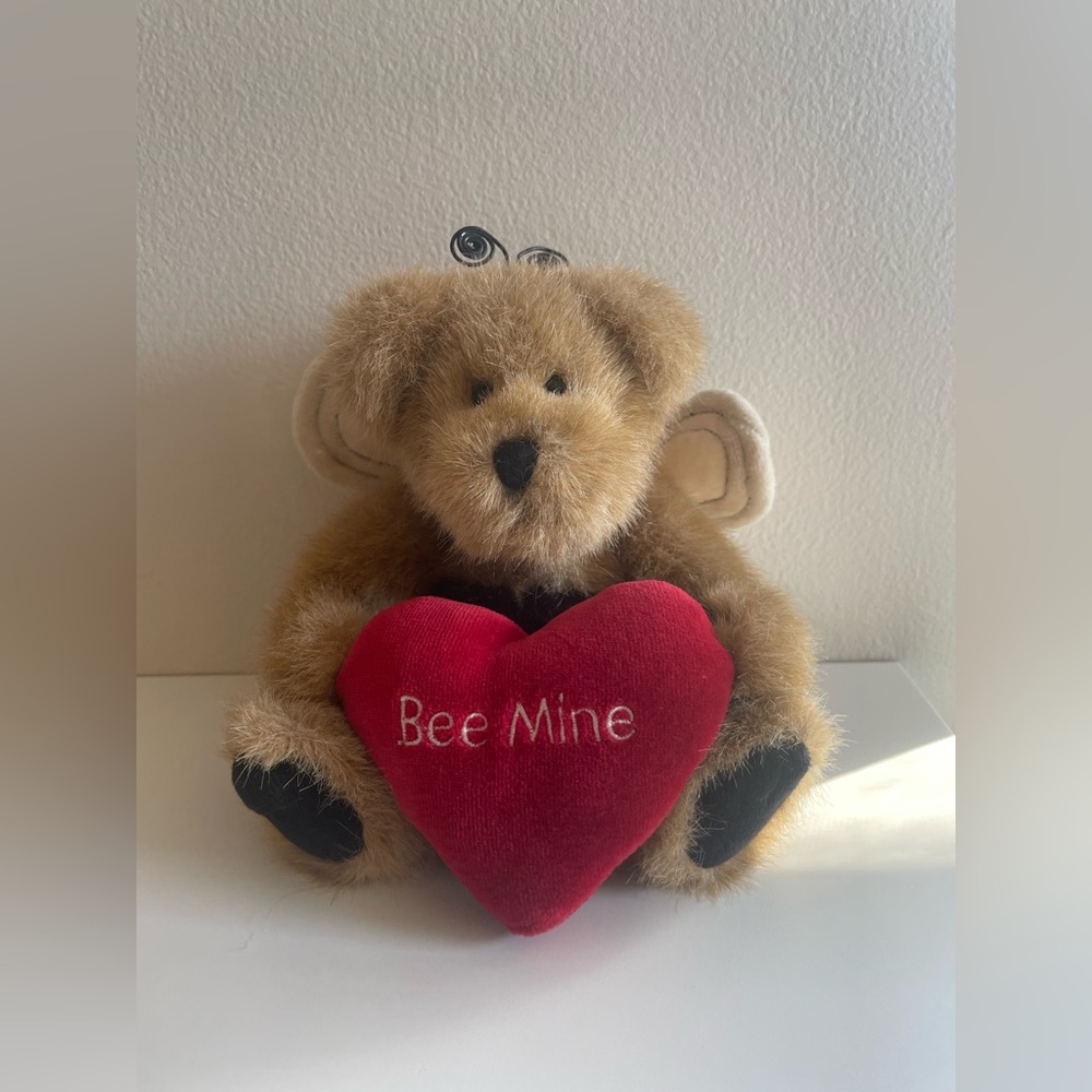 Boyds Bears Brown Plush Teddy Holding Red 'Bee Mine' Heart - Picture 3 of 10